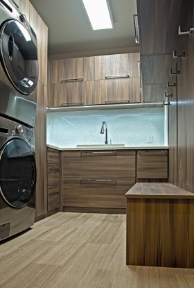 1_Modern-Laundry-Room-Brown