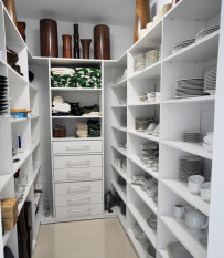 Modern-Custom-Pantry
