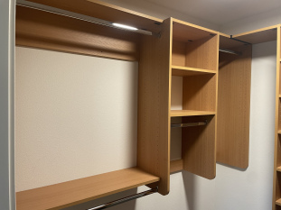 Penpine-Wood-Grain-Floating-Walk-in-Closet-3