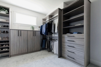 Simple-Walk-in-Closet-Organizer