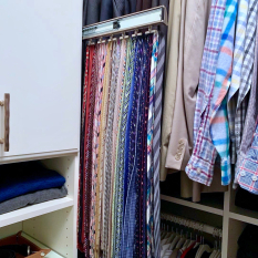 Walk-in-Closet-with-Bevel-Faces-4