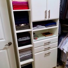 Walk-in-Closet-with-Bevel-Faces-5