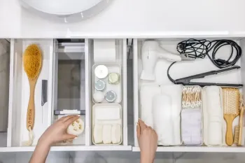 bathroom-drawers