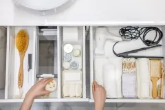 bathroom-drawers