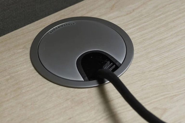 Chord and Cable Management
