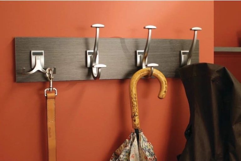Closet hooks
