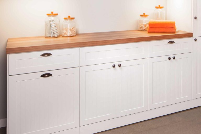 Folding Station Laundry Room scaled